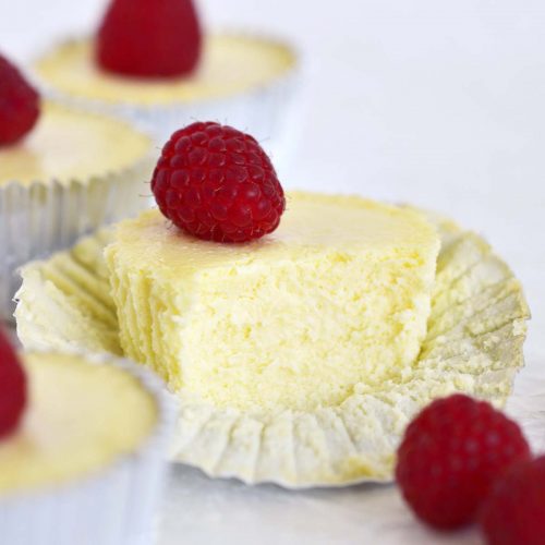 Easy 5-Ingredient Keto Low Carb Cheesecake Recipe