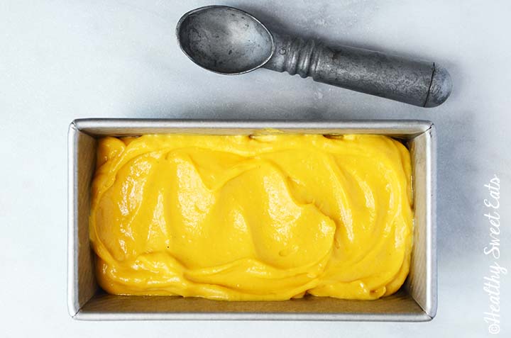 Easy Mango Frozen Yogurt